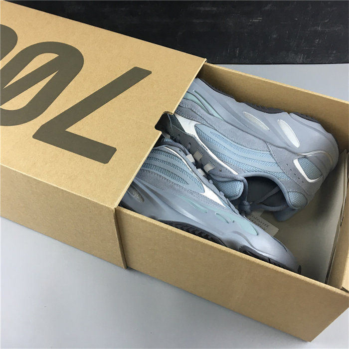 Ad*s yeezy boost 700 v2 hospital blue fv8424