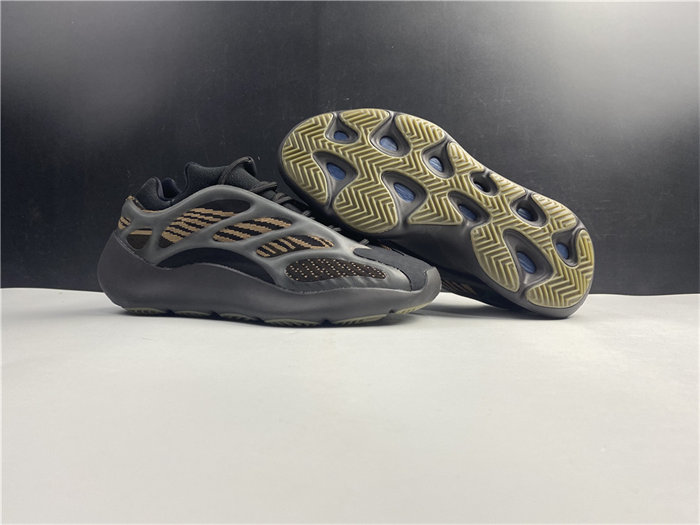 Ad*s yeezy 700 v3 clay brown gy0189