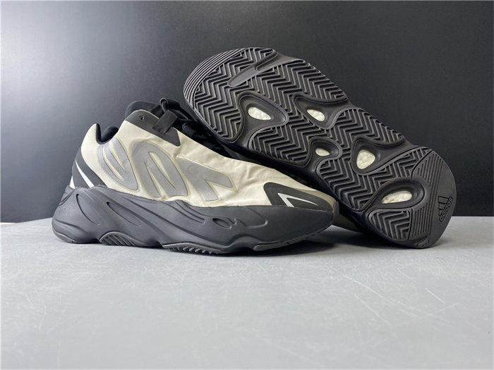 Ad*s yeezy boost 700 mnvn bone fy3729