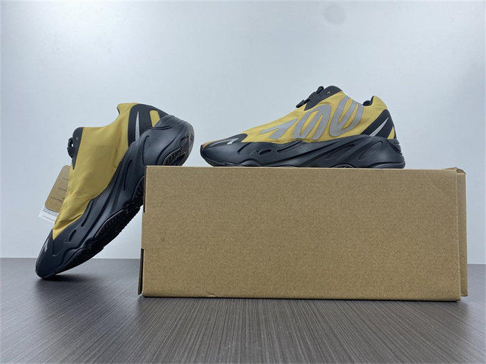 Ad*s yeezy boost 700 mnvn honey flux gz0717