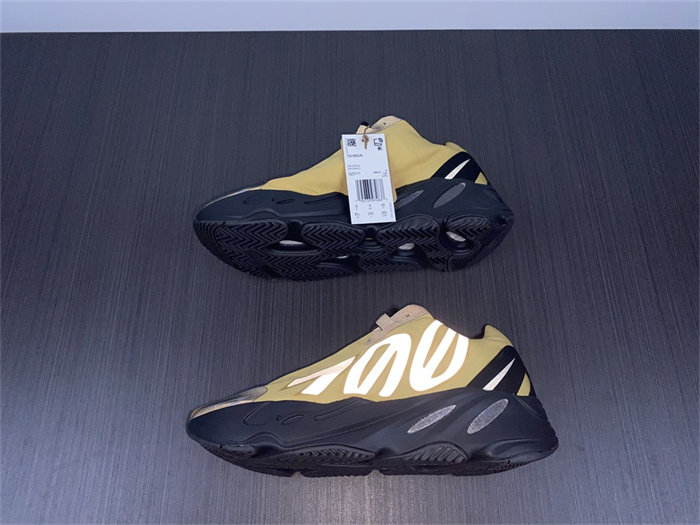 Ad*s yeezy boost 700 mnvn honey flux gz0717