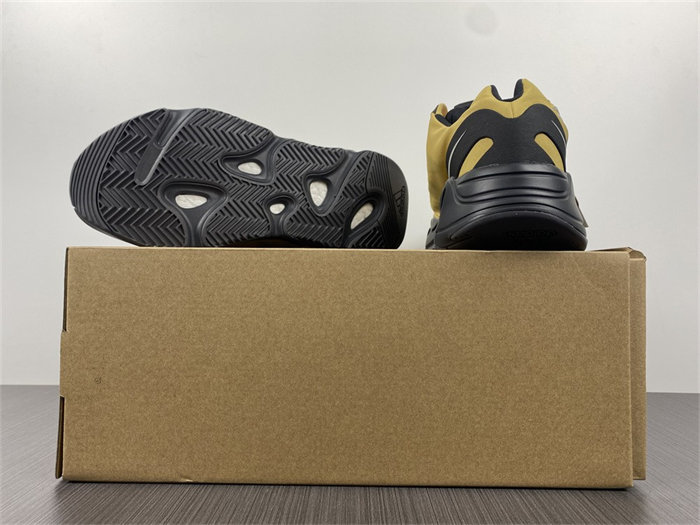 Ad*s yeezy boost 700 mnvn honey flux gz0717
