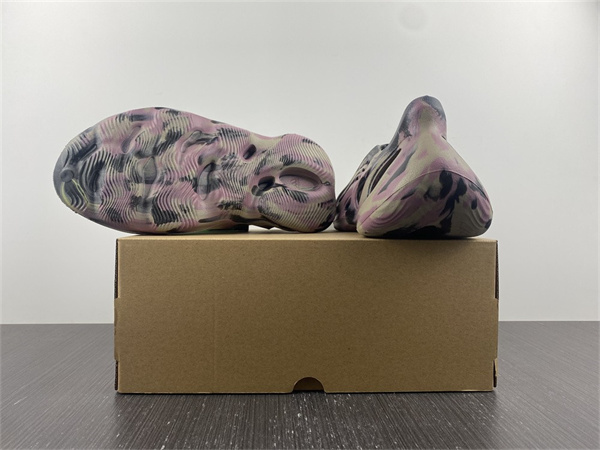 Ad*s yeezy foam rnnr “mx cardon