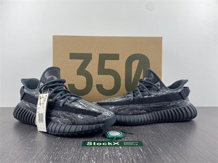 Ad*s yeezy 350 v2 id4811