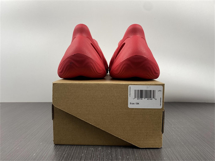 Ad*s yeezy foam rnnr vermillion gx1136