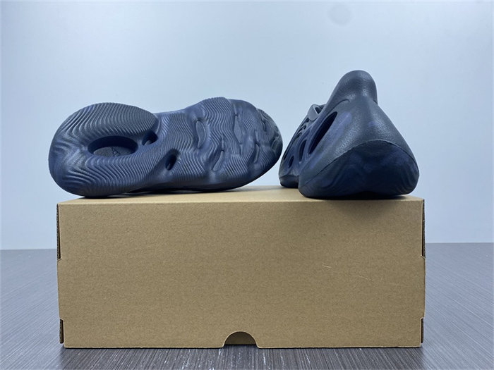 Ad*s yeezy foam rnnr mineral blue gx8506