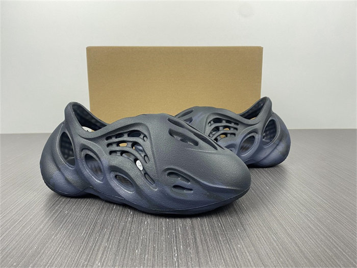 Ad*s yeezy foam rnnr mineral blue gx8506