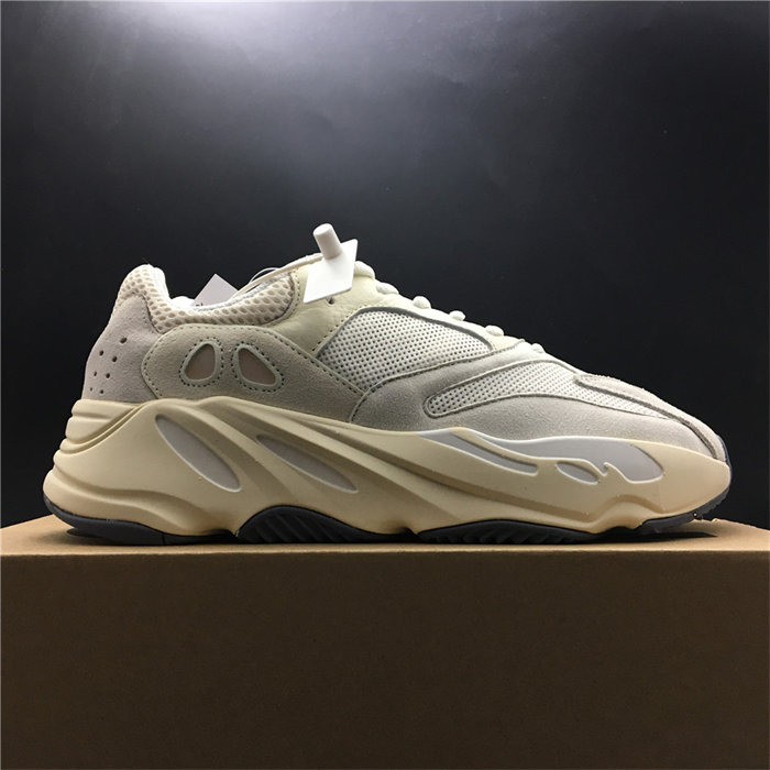 Ad*s yeezy boost 700 analog eg7696