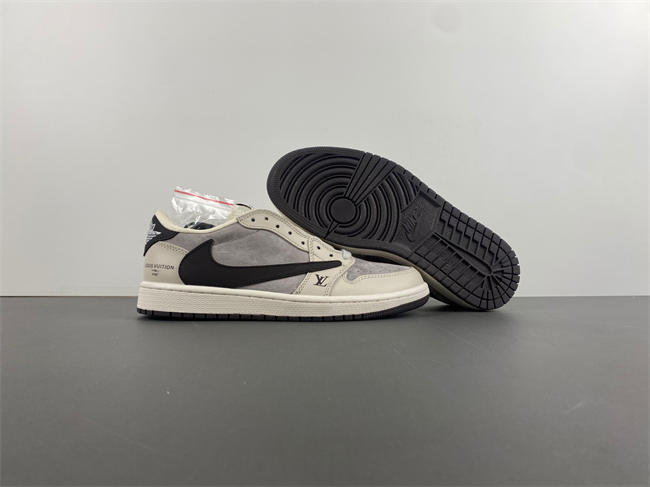 Travis Scott x Air Jordan 1 Low OG  LX1988-100